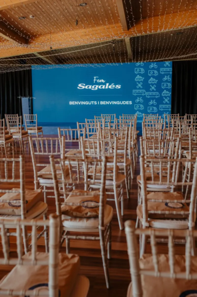 Branding i senyalètica - Exemple Sagalés: experiència per cohesió interdepartamental, amb branding per reafirmació i pertinença i senyalètica organitzativa per recolzar el desenvolupament dels actes.